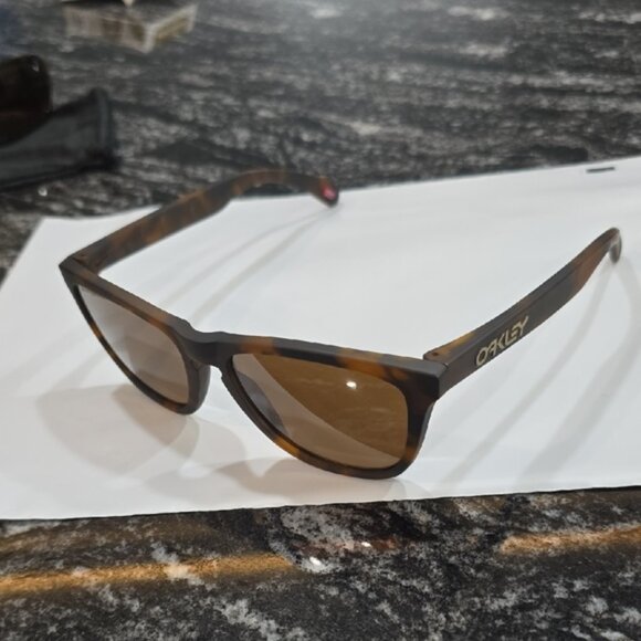 Oakley Tortoise Shell Sunglasses for Men - Picture 1 of 6